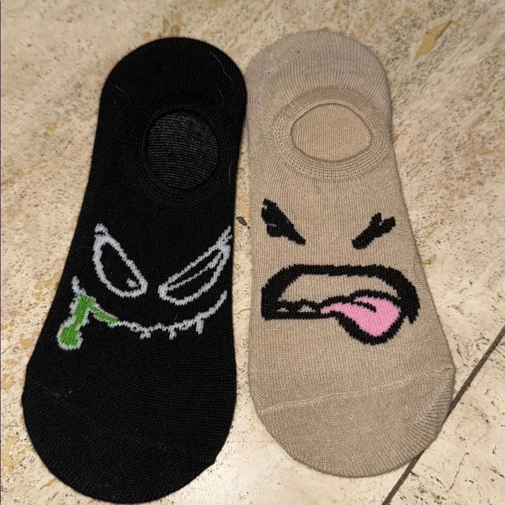Warner Bros. Harry Potter Striped Socks, foot mask & sock bundle